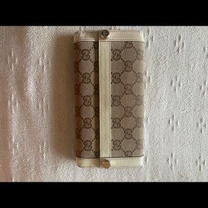 Gucci womens white wallet